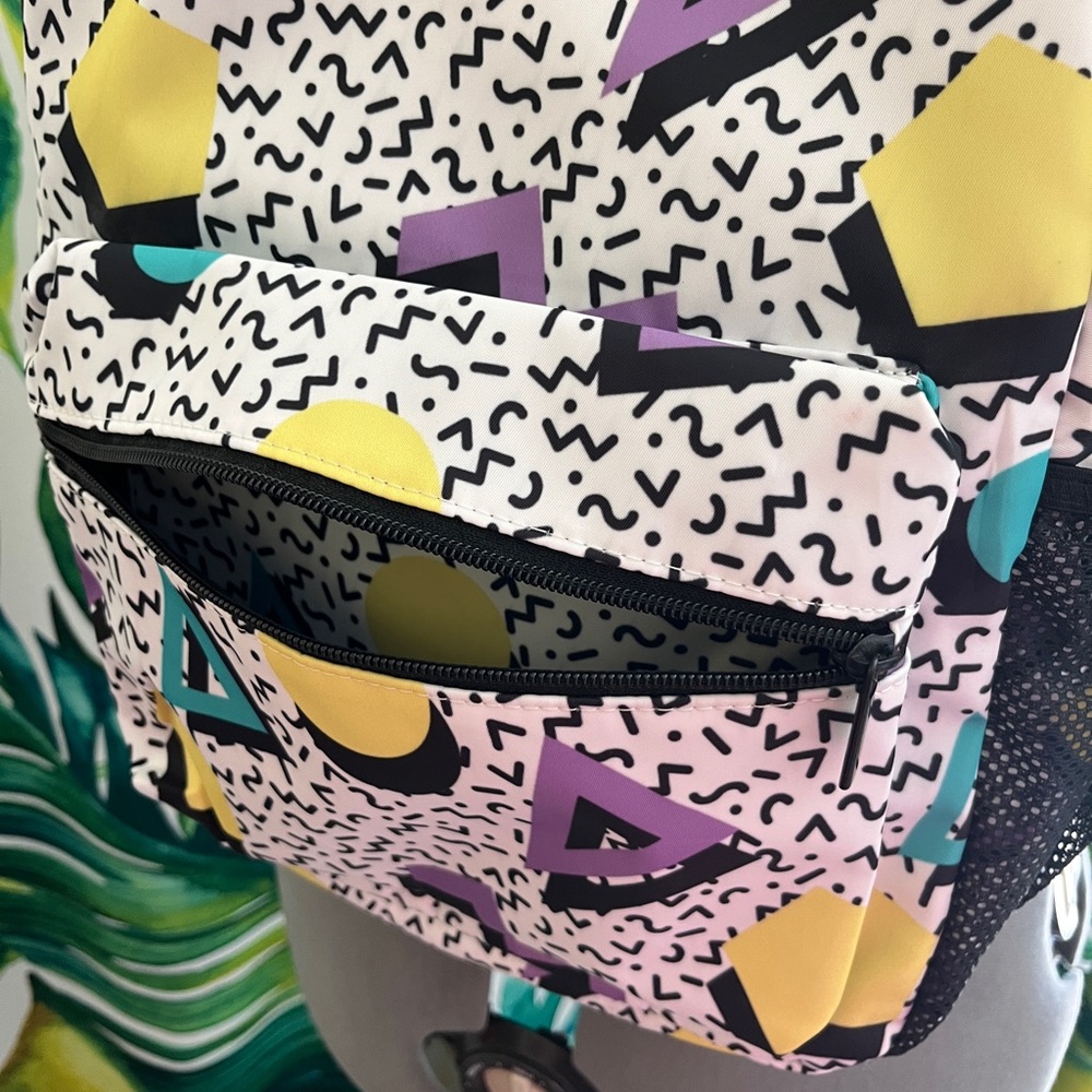 90s Retro Pattern Backpack - Picture 4 of 6